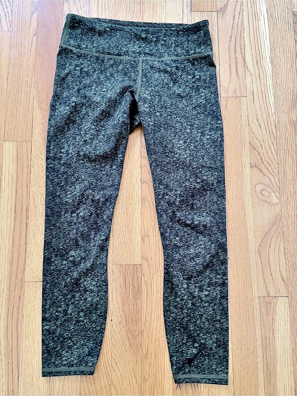 Fabletics Green and Black Print Athletic Leggings